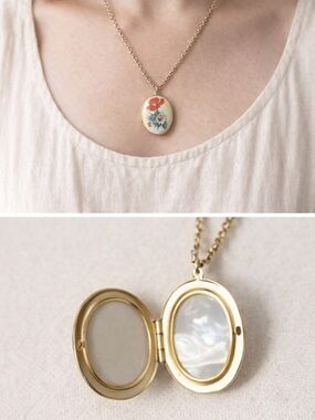Vintage Floral Bouquet Locket Pendant Necklace